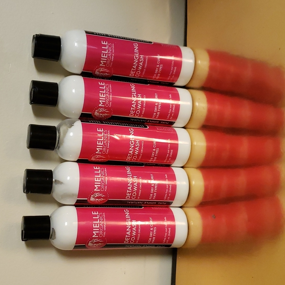 Mielle Organics Detangling Co-wash